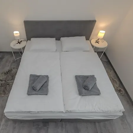 Saldorfska U Vinarskych Sklepu - 8 Osob Villa *
