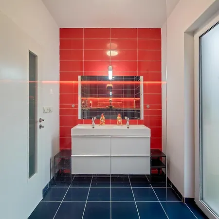 Saldorfska U Vinarskych Sklepu - 8 Osob Villa