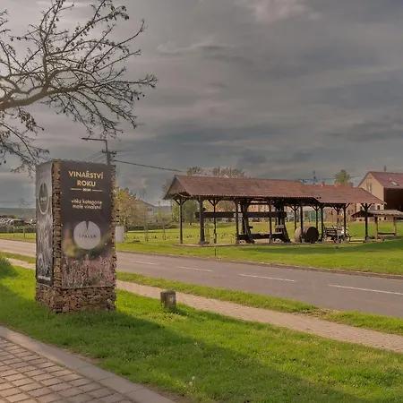 Villa Saldorfska U Vinarskych Sklepu - 8 Osob Novy Saldorf