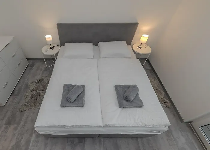 Saldorfska U Vinarskych Sklepu - 8 Osob Villa *