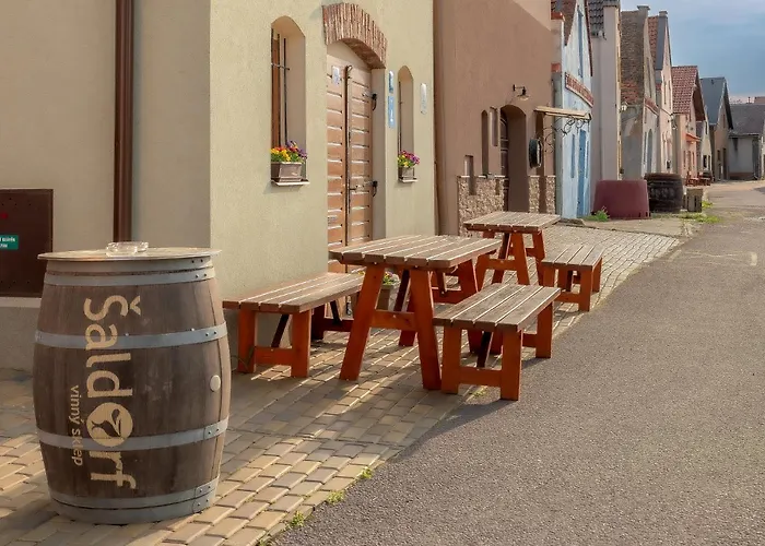 Saldorfska U Vinarskych Sklepu - 8 Osob Villa Novy Saldorf